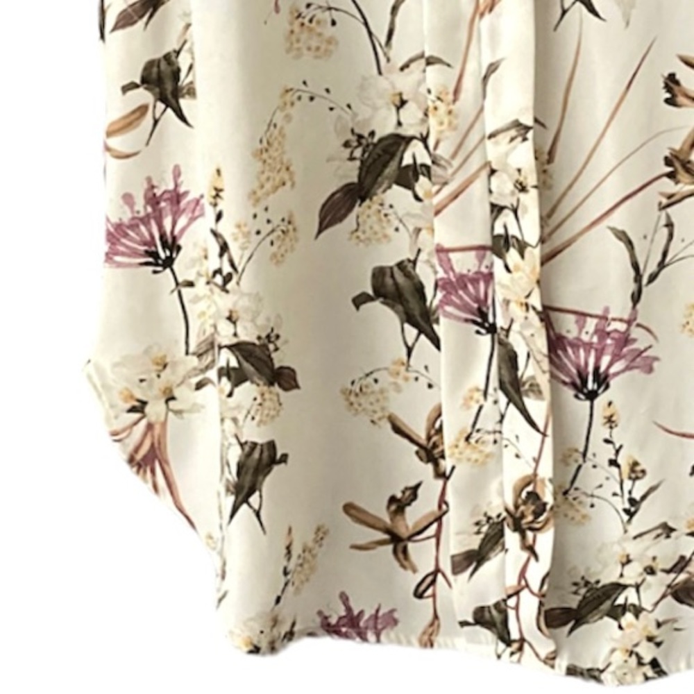❌SOLD❌MED•CLEO•SLEEVELESS V-NECK FLORAL BLOUSE - DETAIL DOWN THE FRONT•GORGEOUS - Picture 6 of 6